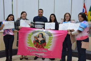 Vereador Thiago Nunes homenageia organização da 20ª Romaria Feminina de Santa Rita de Cássia