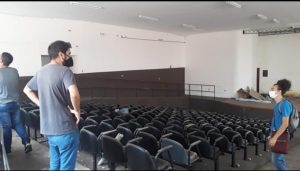 Vereador Paulo Juventude comemora aprovação de Projeto para reforma do Anfiteatro da escola Barão de Piratininga, mas acha investimento baixo por causa das condições do prédio