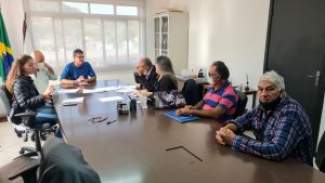 Vereador Toninho Barba intermedia reunião entre moradores do Jardim Camargo e Prefeito Guto Issa