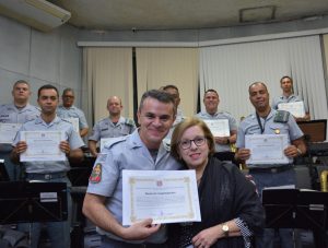 Banda Regimental recebe homenagem da Vereadora Dra. Cláudia Pedroso