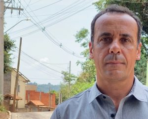 Vereador Marquinho Arruda comemora conclusão da pavimentação asfáltica de ruas no Guaçu