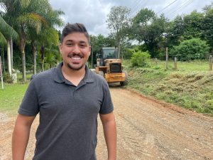 Após reivindicação de Diego Costa, Prefeitura realiza manutenção na Rua Capitão Jorge Francisco dos Santos, no Cambará