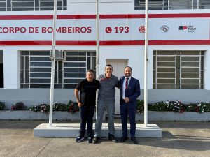 Vereadores Mateus Taraborelli e Flávio Rodrigues visitam Corpo de Bombeiros de São Roque
