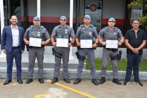 Vereadores entregam Moção à PM por apreensão de mais de meia tonelada de cocaína