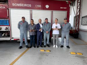 Flávio Rodrigues homenageia bombeiros por atuações de destaque em ocorrências
