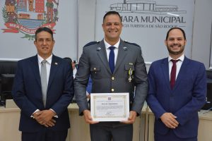 Vereadores homenageiam Leandro da Silva Santos por trajetória de superação e conquistas no paradesporto militar