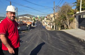 Wanderlei da Qualiser comemora recapeamento da Rua Sebastiana da Silva Pontes